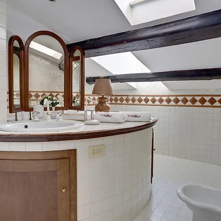Apartment Via Dei Condotti Ii - Book We Do Rom